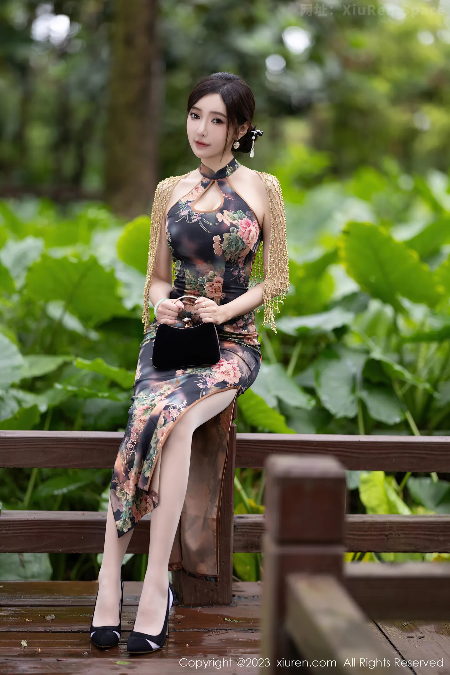 图片[6]-[XiuRen秀人网]VOL.7495 女神王馨瑶yanni性感花纹旗袍露淡紫色内衣配开档肉丝诱惑写真81P-秀人网官方网站